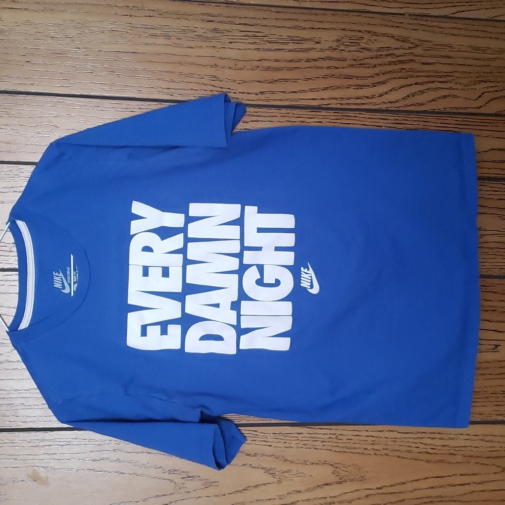 Nike t shirt